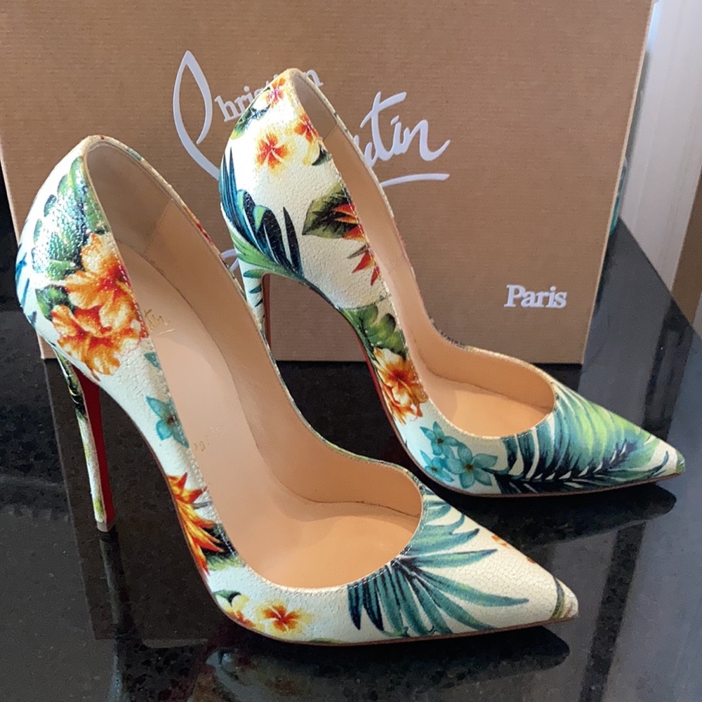Christian Louboutin So Kate Hawaii pumps 120